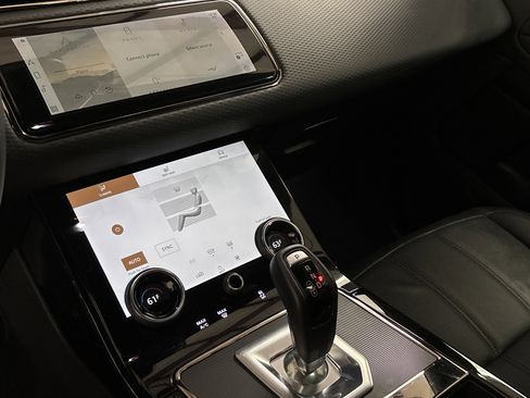 Used 2023 Land Rover Range Rover Evoque R-Dynamic S image 14