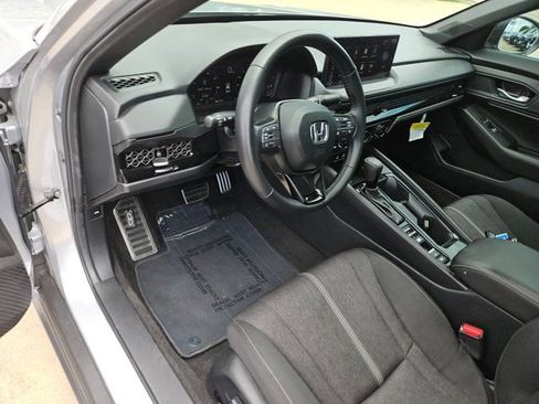 Used 2025 Honda Accord Sport image 16