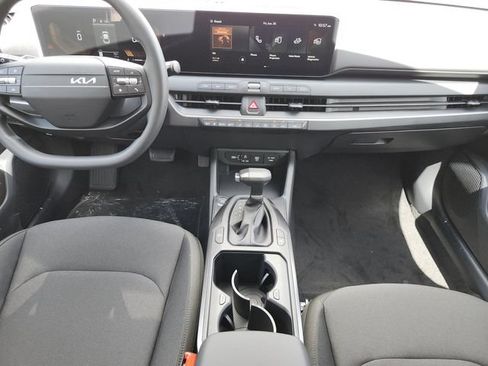 New 2026 Kia K4 FWD image 17