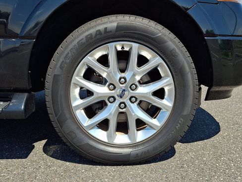 Used 2017 Ford Expedition Limited AWD/4WD image 8