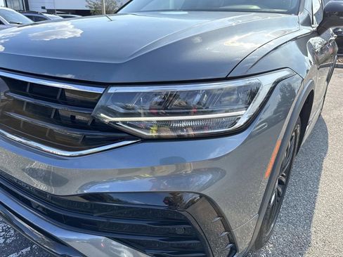 Used 2022 Volkswagen Tiguan SE R-Line image 10