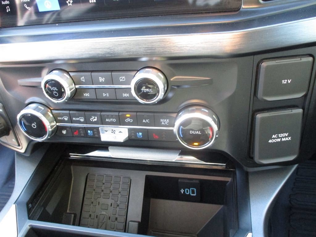 Used 2023 Ford F350 Lariat w/ Lariat Ultimate Package AWD/4WD image 8