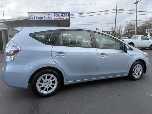 Used 2014 Toyota Prius V Two image 7