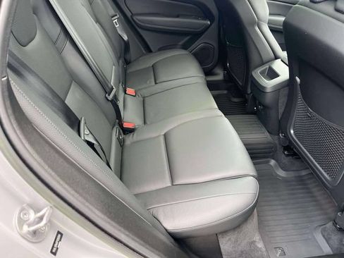 Used 2023 Volvo XC60 B5 Plus AWD/4WD image 15