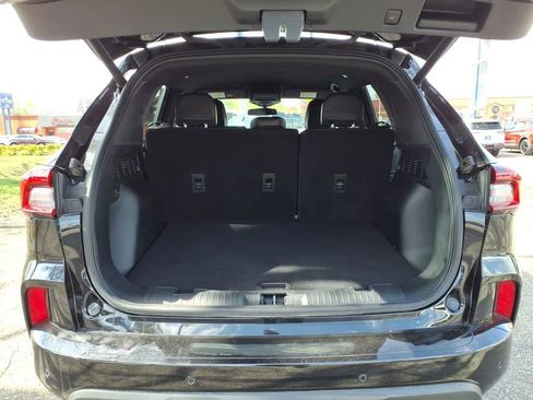 Certified 2024 Ford Escape ST-Line w/ Tech Pack #1 AWD/4WD image 10