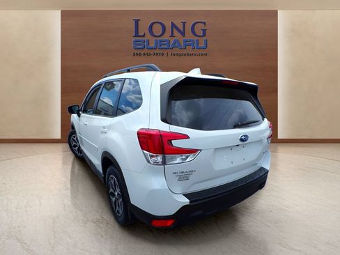 Used 2020 Subaru Forester Premium AWD/4WD image 14