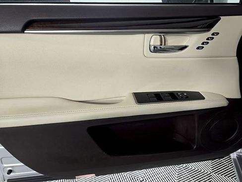 Used 2018 Lexus ES 350 w/ Luxury Package w/Wood Trim image 14