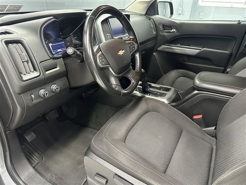 Used 2018 Chevrolet Colorado LT w/ LT Convenience Package AWD/4WD image 2