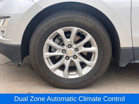 Used 2019 Chevrolet Equinox LT w/ Driver Convenience Package image 6