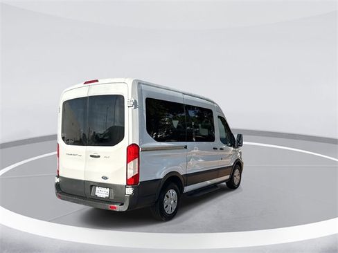 Used 2015 Ford Transit 150 XLT image 4