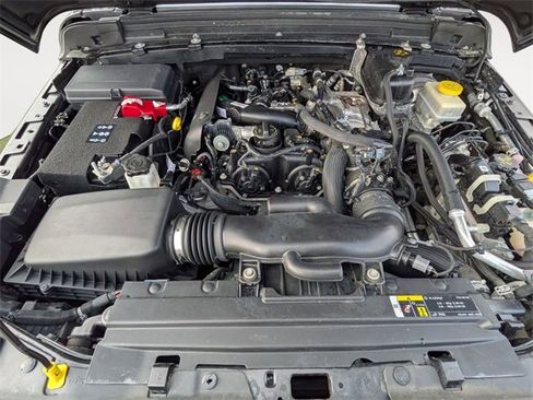 Used 2019 Jeep Wrangler Unlimited Sahara w/ Cold Weather Group image 33