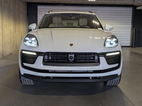 New 2026 Porsche Macan image 11