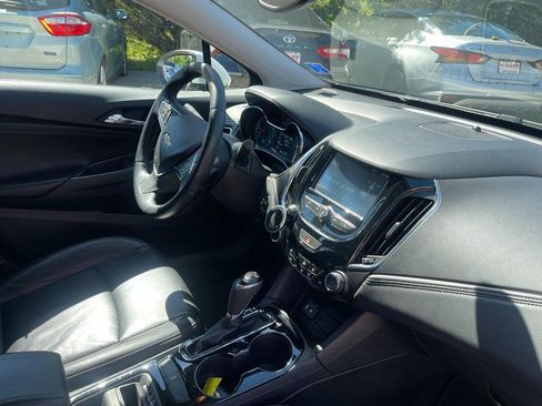 Used 2016 Chevrolet Cruze Premier w/ Premier Convenience Package FWD image 2