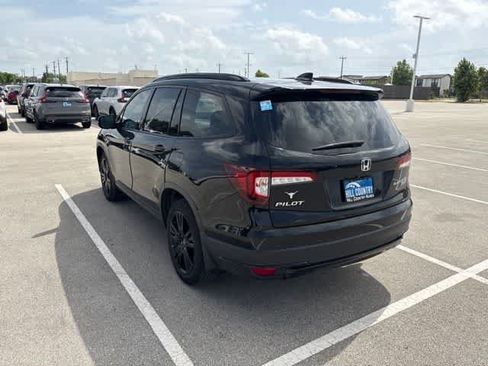 Used 2020 Honda Pilot Black Edition image 3