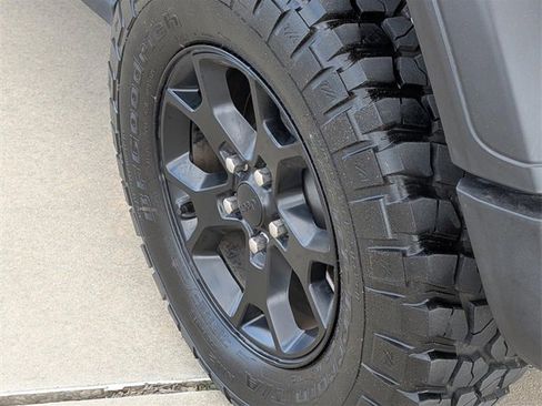 Used 2021 Jeep Wrangler Sport image 9