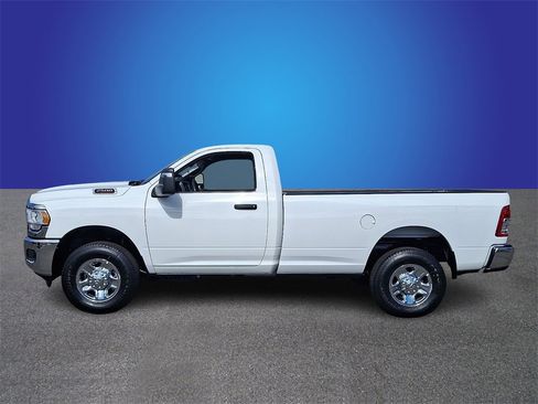Used 2024 RAM 2500 Tradesman w/ Chrome Appearance Group image 7