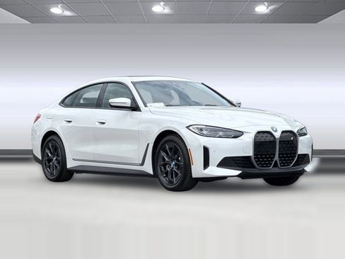 Used 2023 BMW i4 eDrive35 w/ Premium Package image 6