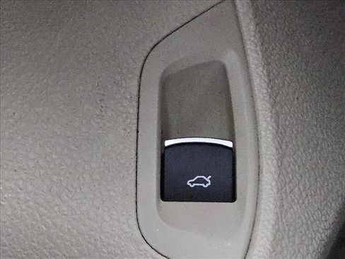 Used 2012 Volkswagen Passat 2.5 SE FWD image 19