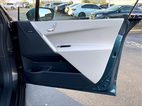 Used 2025 BMW iX xDrive50 w/ Convenience Package image 24