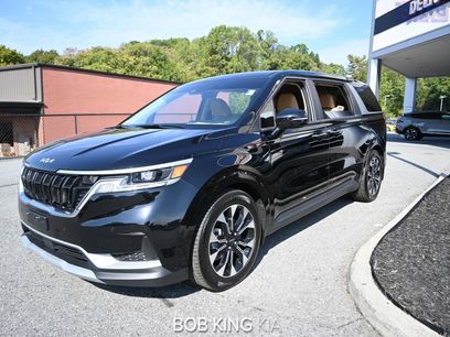 Used 2022 Kia Carnival EX