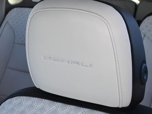 Used 2024 GMC Acadia Denali w/ Super Cruise Package image 32