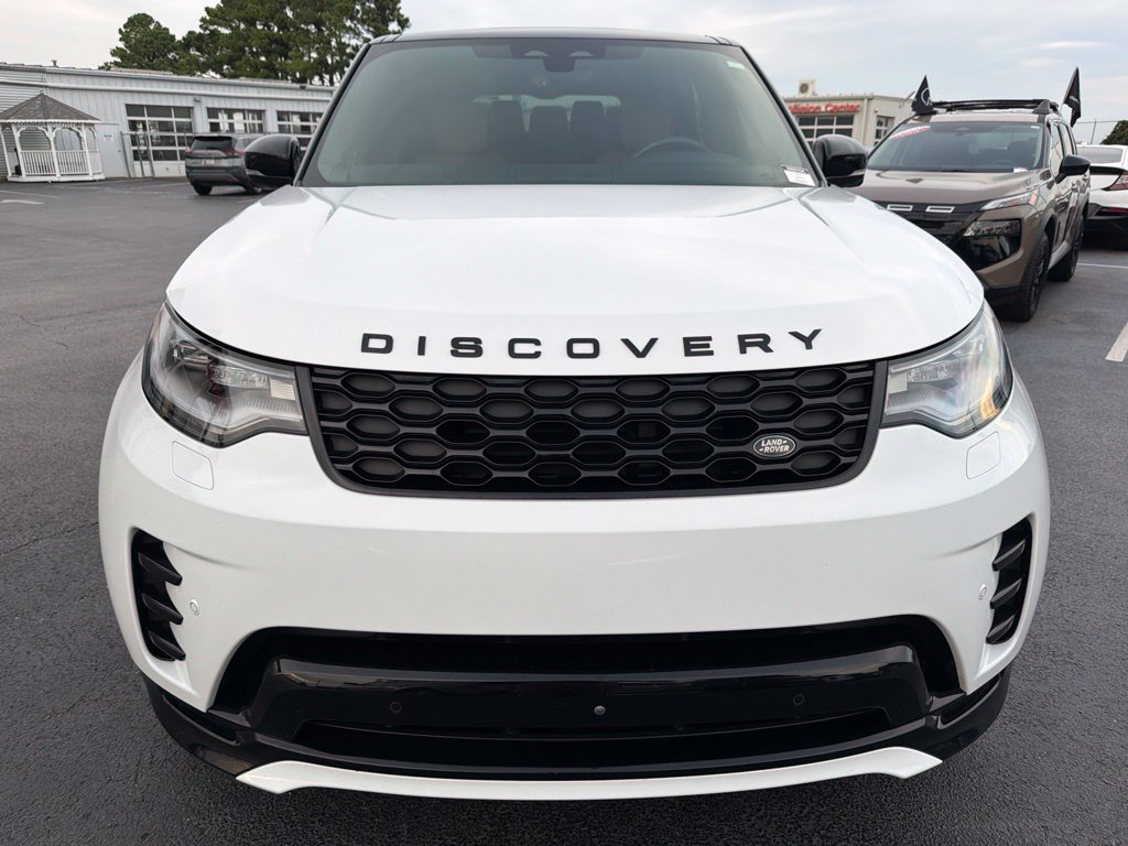 Used 2024 Land Rover Discovery Dynamic SE AWD/4WD image 8