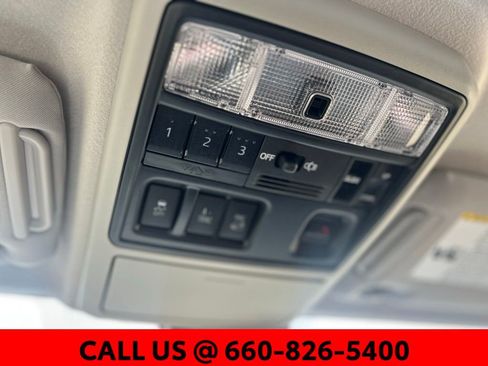 Used 2023 Toyota 4Runner Limited AWD/4WD image 23