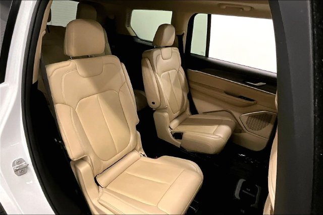 Used 2022 Jeep Grand Cherokee L Limited AWD/4WD image 26