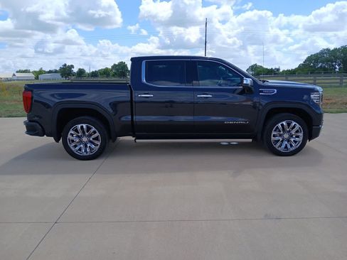 Used 2026 GMC Sierra 1500 Denali w/ Denali Reserve Package AWD/4WD image 11