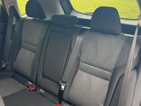 Used 2024 Nissan Rogue SV image 31