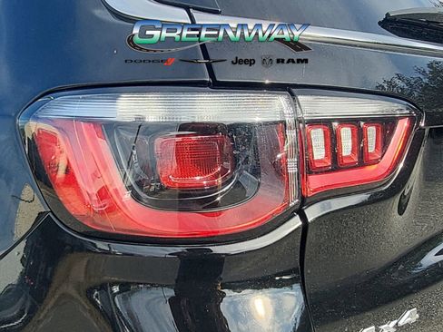 Used 2023 Jeep Compass Latitude image 6