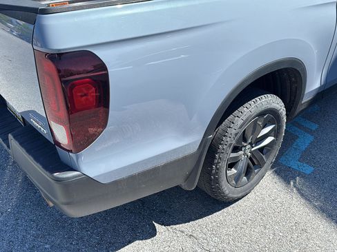 Used 2023 Honda Ridgeline Sport image 9