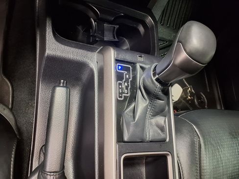 Used 2023 Toyota Tacoma Limited image 19