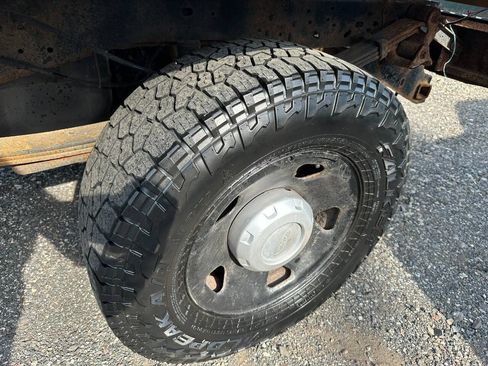 Used 2009 Ford F250 XL AWD/4WD image 9