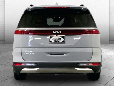 Certified 2024 Kia Carnival SX Prestige FWD image 3