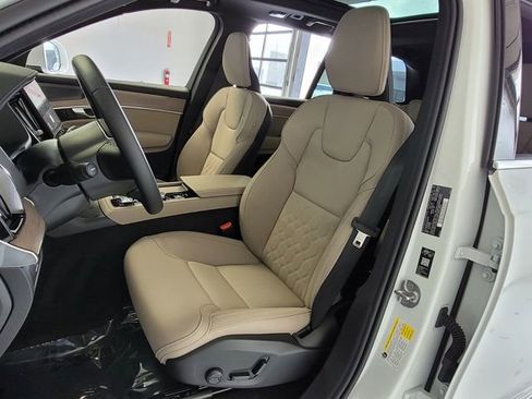 New 2026 Volvo XC90 B5 Plus w/ Protection Package Premier AWD/4WD image 7