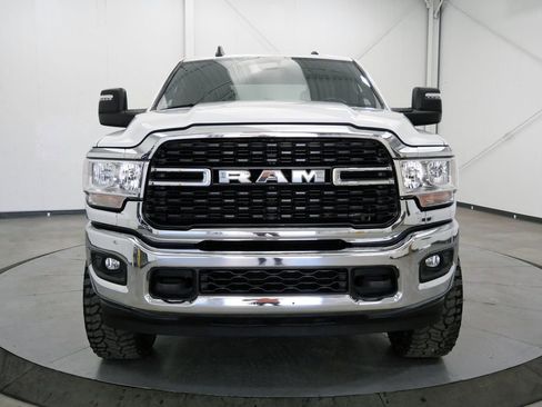 Used 2024 RAM 2500 Big Horn AWD/4WD image 2
