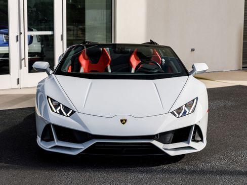 Used 2024 Lamborghini Huracan EVO image 7