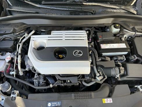 Used 2021 Lexus UX 200 image 9