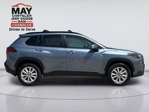 Used 2024 Toyota Corolla Cross LE FWD image 8