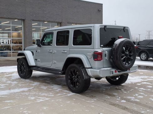 Used 2023 Jeep Wrangler Altitude image 5