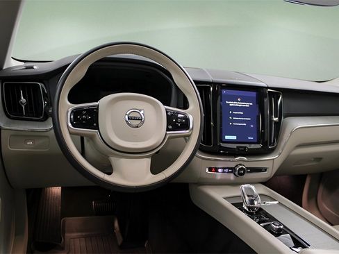 Certified 2023 Volvo XC60 B5 Ultimate w/ Climate Package image 13