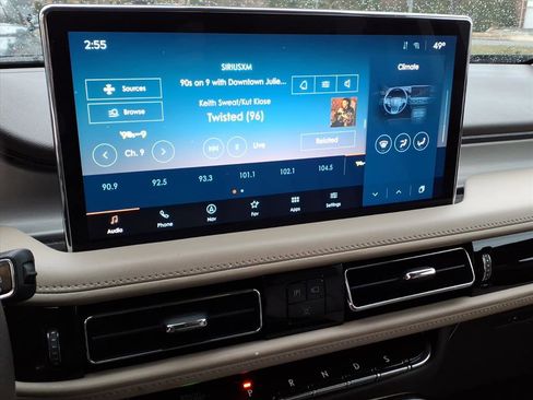 Certified 2023 Lincoln Nautilus AWD w/ Premium Package image 24