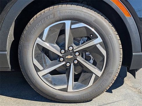 New 2026 Chevrolet Equinox EV LT image 6