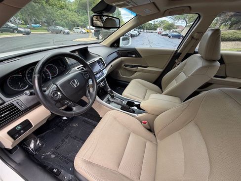 Used 2013 Honda Accord Touring image 8