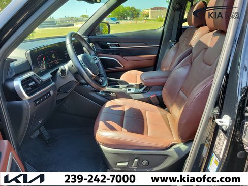 Certified 2024 Kia Telluride EX w/ EX Captain's Chair Package FWD image 24