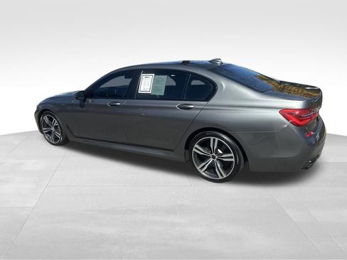 Used 2016 BMW 740i image 21