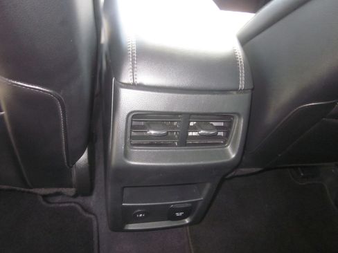 Used 2024 Ford Edge Titanium AWD/4WD image 12