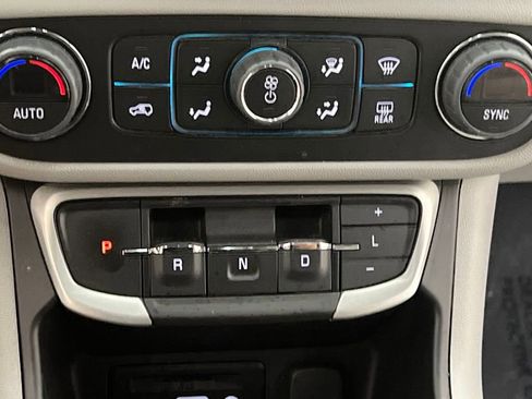 Used 2024 GMC Terrain SLT image 49