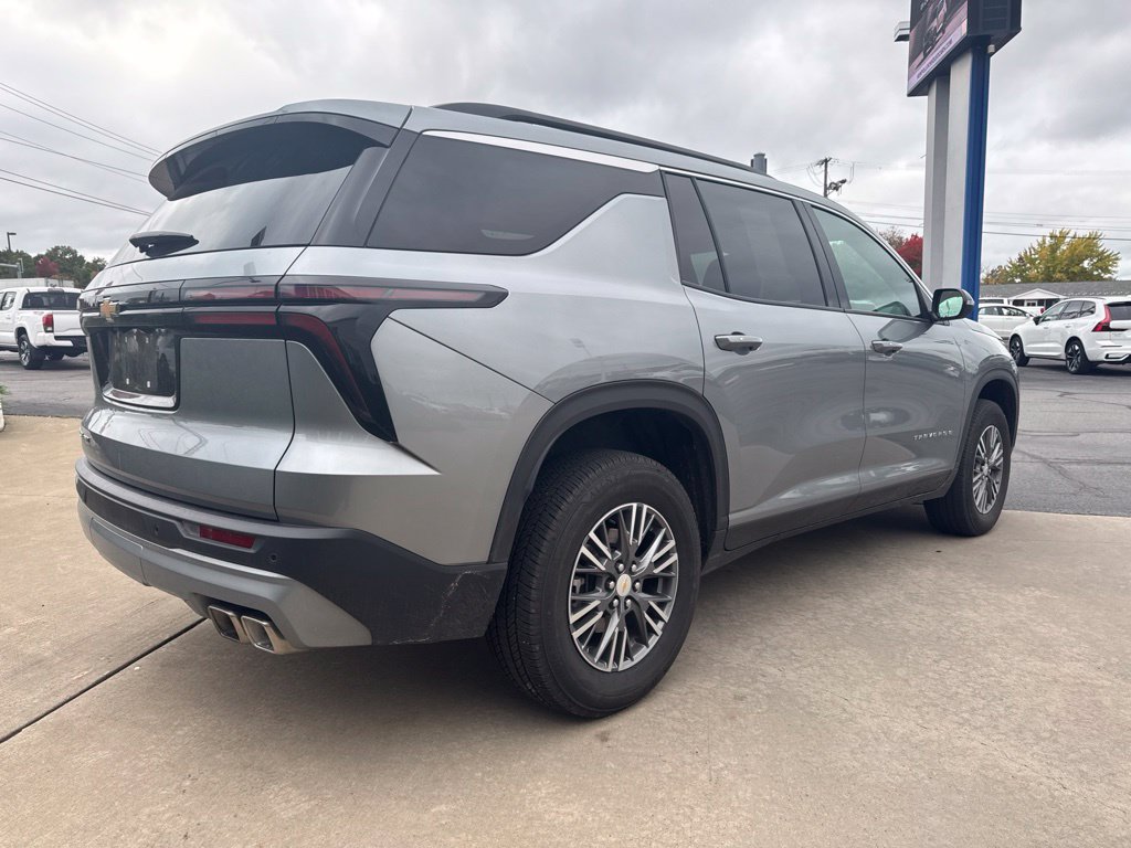 Used 2026 Chevrolet Traverse LT AWD/4WD image 5